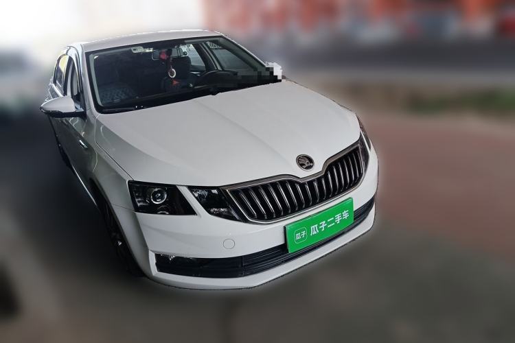 Used Skoda Octavia 2019 1.5L Manual Comfort Edition Front Right 45 Deg