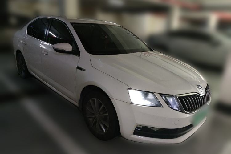 Used Skoda Octavia 2019 TSI230 DSG Comfort Edition Front Right 45 Deg