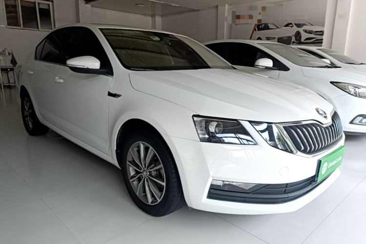 Used Skoda Octavia 2019 1.5L Automatic SmartDrive Comfort Edition China VI Standard Front Right 45 Deg