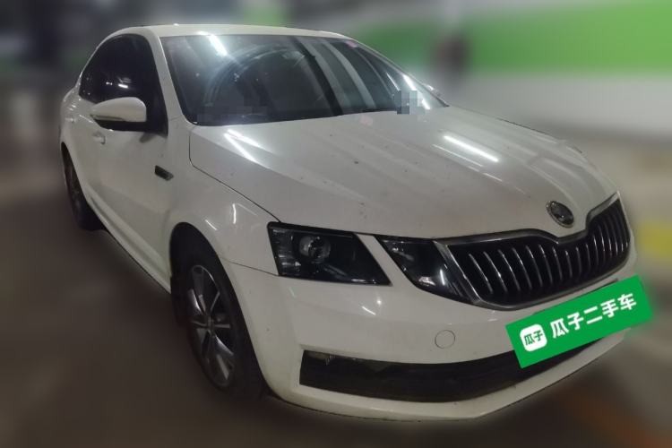Used Skoda Octavia 2019 1.5L Automatic SmartDrive Comfort Edition China VI Standard Front Right 45 Deg