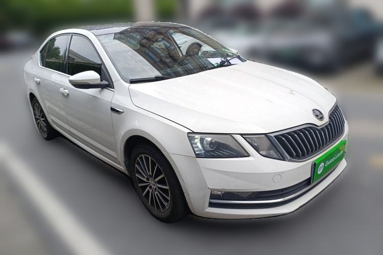 Used Skoda Octavia 2019 1.5L Automatic Smart Drive Luxury Edition China VI Standard Front Right 45 Deg