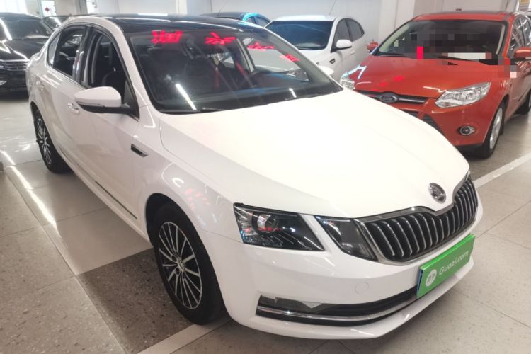Used Skoda Octavia 2019 1.5L Automatic Smart Drive Luxury Edition China VI Standard Front Right 45 Deg
