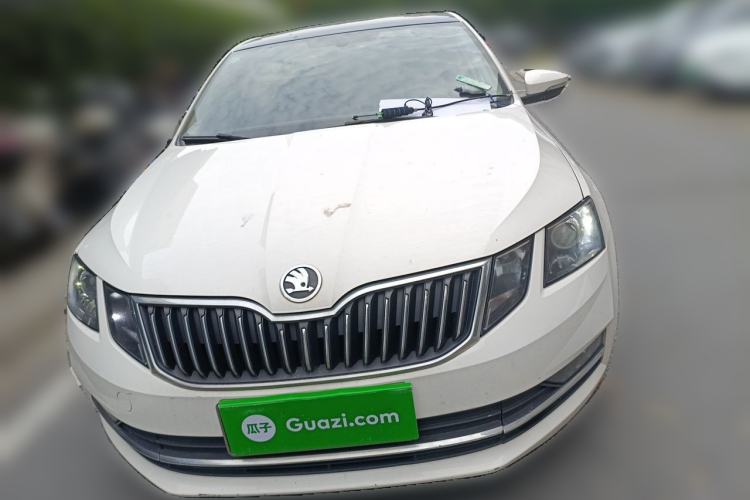 Used Skoda Octavia 2019 1.5L Automatic Smart Drive Luxury Edition China VI Standard Front