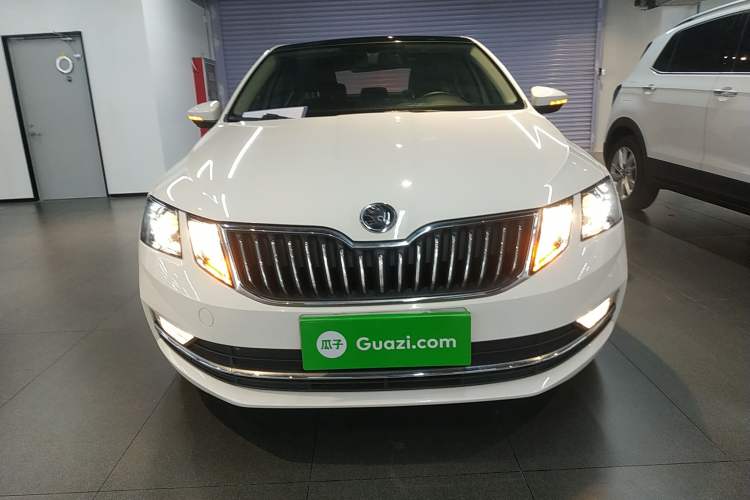 Used Skoda Octavia 2019 TSI230 DSG SmartDrive Luxury Edition China VI Front