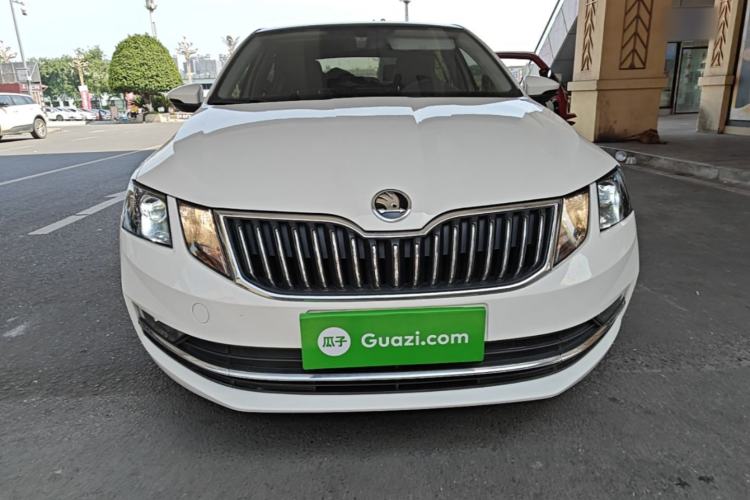 Used Skoda Octavia 2019 1.5L Automatic Smart Drive Luxury Edition China VI Standard Front