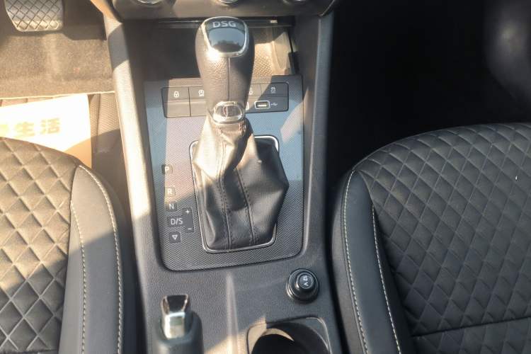 Used Skoda Octavia 2019 TSI280 DSG Luxury Edition Station Wagon China VI Standard Gear Lever