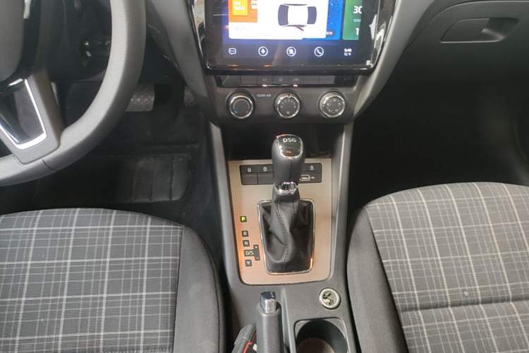 Used Skoda Octavia 2019 TSI230 DSG SmartDrive Comfort Edition China V Standard Gear Lever