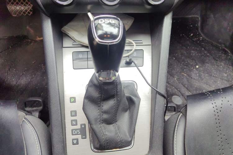 Used Skoda Octavia 2019 TSI280 DSG SmartDrive Luxury Edition China VI Gear Lever