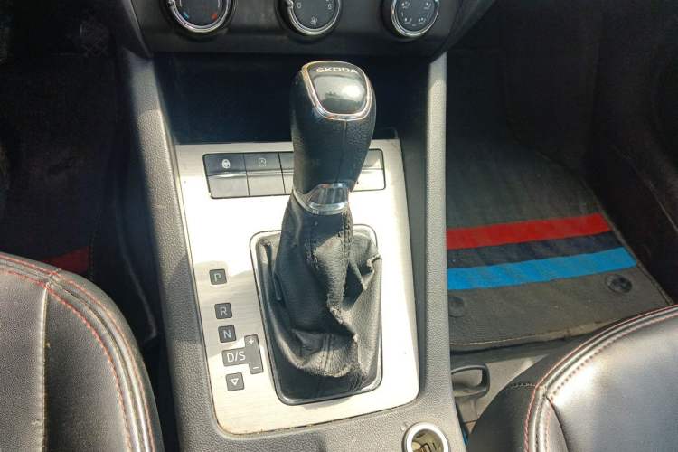 Used Skoda Octavia 2019 1.5L Automatic SmartDrive Comfort Edition China V Standard Gear Lever