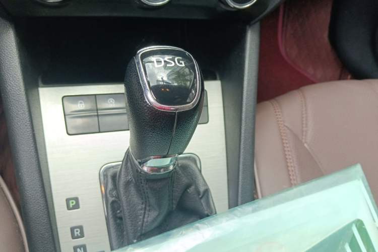 Used Skoda Octavia 2019 TSI230 DSG Comfort Edition Gear Lever