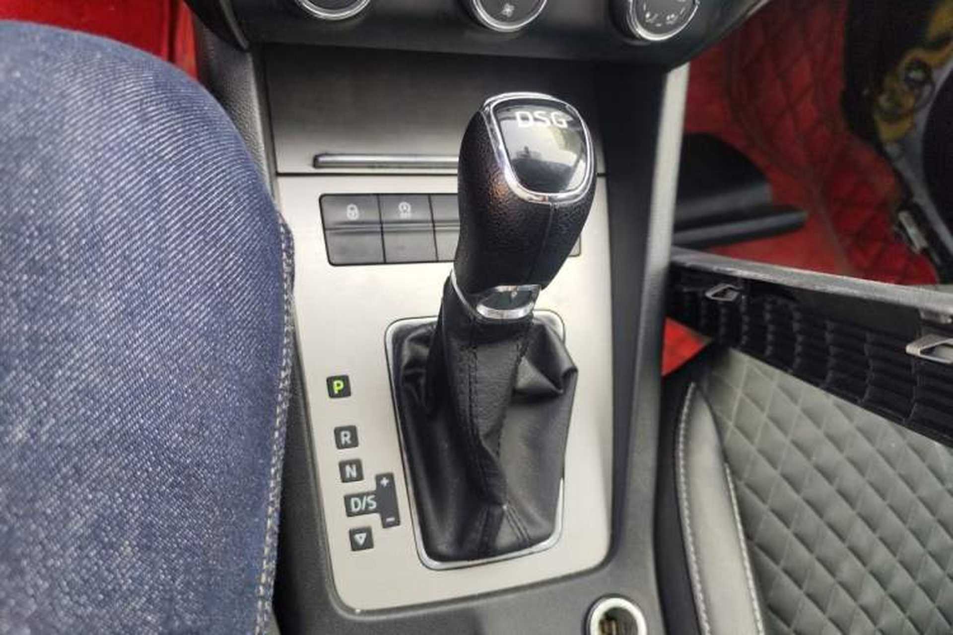 Used Skoda Octavia 2019 TSI280 DSG Luxury Edition Gear Lever