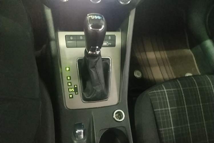 Used Skoda Octavia 2019 TSI230 DSG SmartDrive Comfort Edition China V Standard Gear Lever