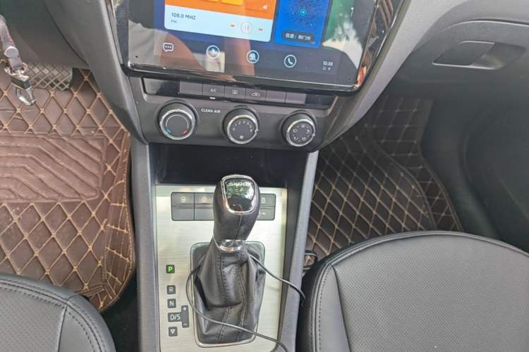Used Skoda Octavia 2019 1.5L Automatic SmartDrive Comfort Edition China V Standard Gear Lever