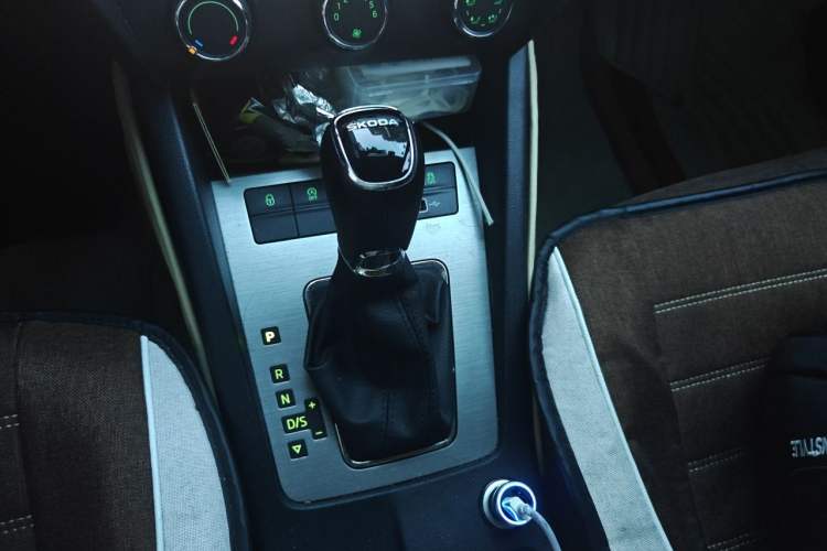 Used Skoda Octavia 2019 1.5L Automatic SmartDrive Comfort Edition China V Standard Gear Lever