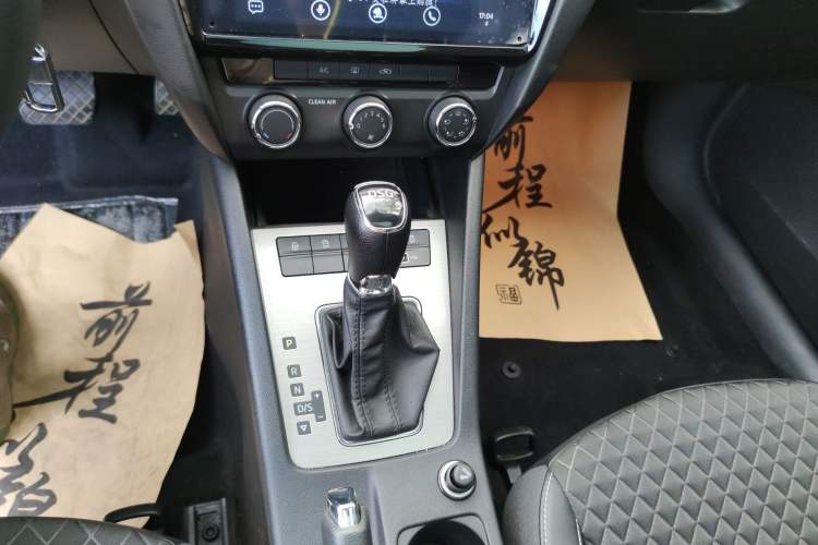 Used Skoda Octavia 2019 TSI280 DSG SmartDrive Luxury Edition China V Standard Gear Lever