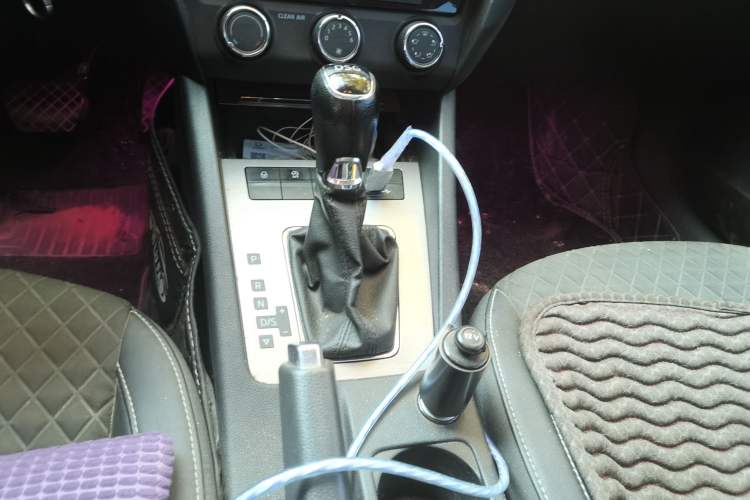 Used Skoda Octavia 2019 TSI280 DSG Luxury Edition Gear Lever