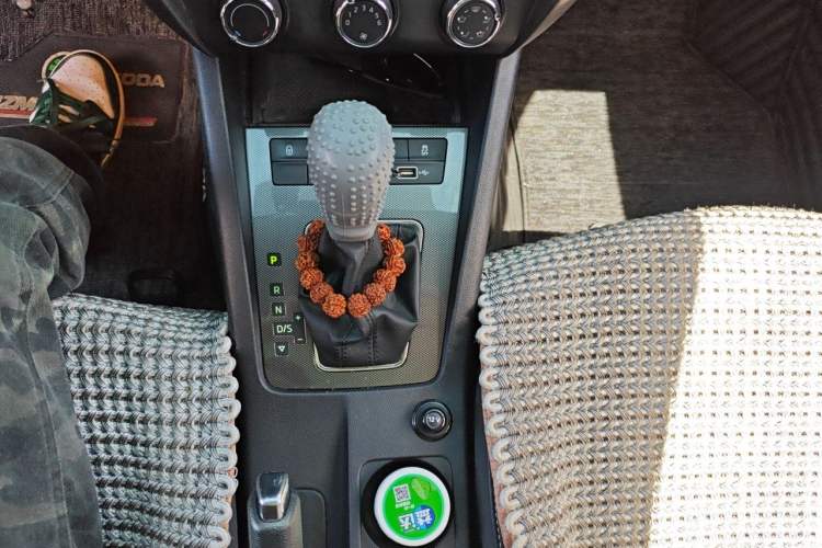 Used Skoda Octavia 2019 TSI280 DSG Luxury Edition Station Wagon China VI Standard Gear Lever