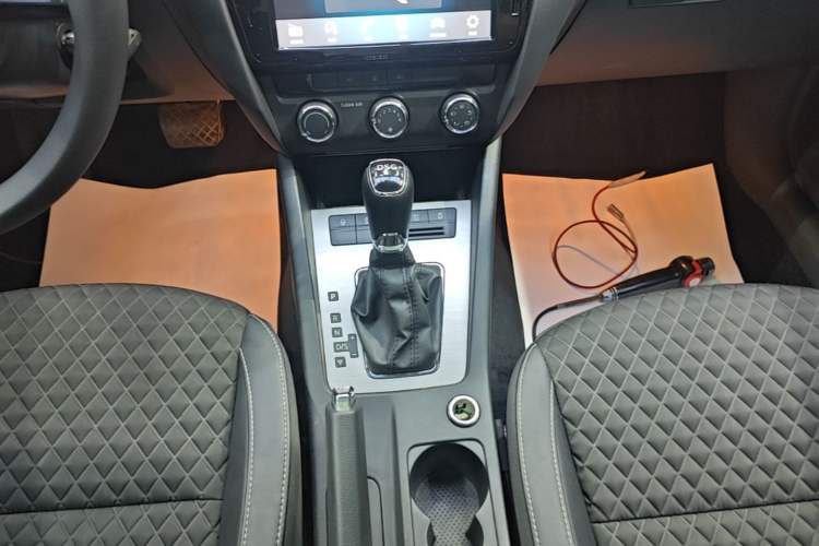 Used Skoda Octavia 2019 TSI280 DSG Luxury Edition Gear Lever