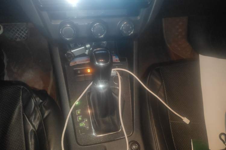 Used Skoda Octavia 2019 1.5L Automatic SmartDrive Comfort Edition China VI Standard Gear Lever