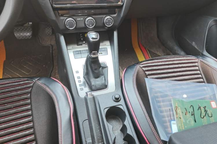 Used Skoda Octavia 2019 1.5L Automatic SmartDrive Comfort Edition China V Standard Gear Lever