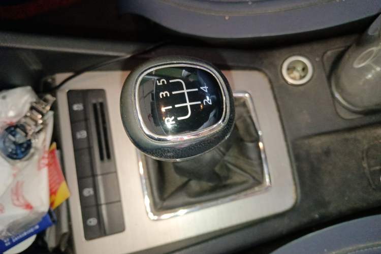 Used Skoda Octavia 2019 1.5L Manual Comfort Edition Gear Lever