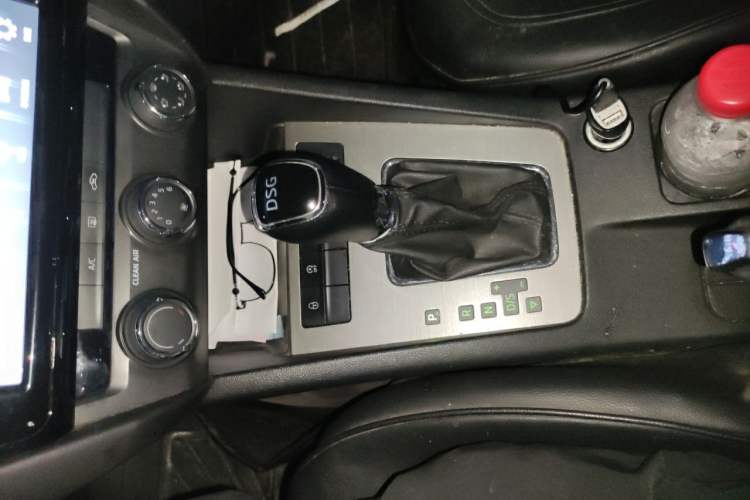 Used Skoda Octavia 2019 TSI230 DSG Comfort Edition Gear Lever