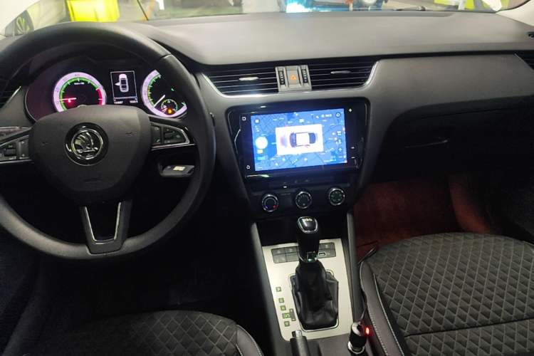 Used Skoda Octavia 2019 TSI280 DSG SmartDrive Luxury Edition China V Standard Gear Lever
