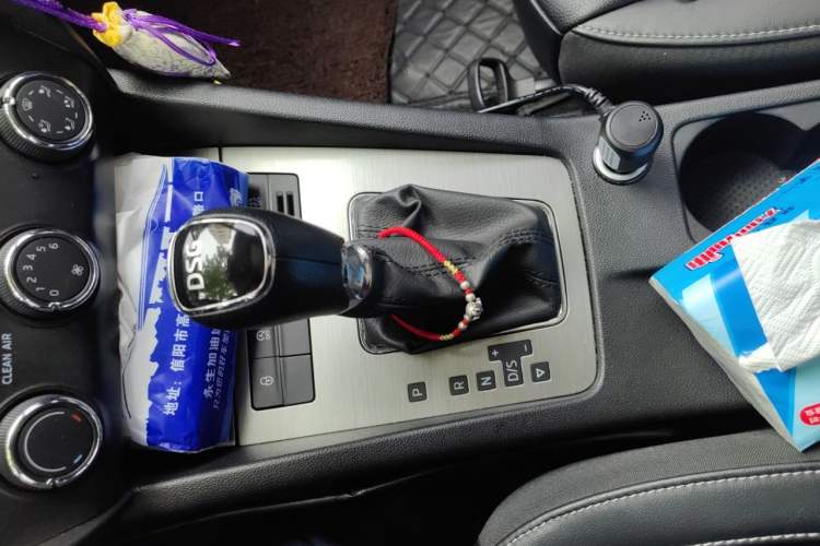 Used Skoda Octavia 2019 TSI230 DSG Luxury Edition Gear Lever