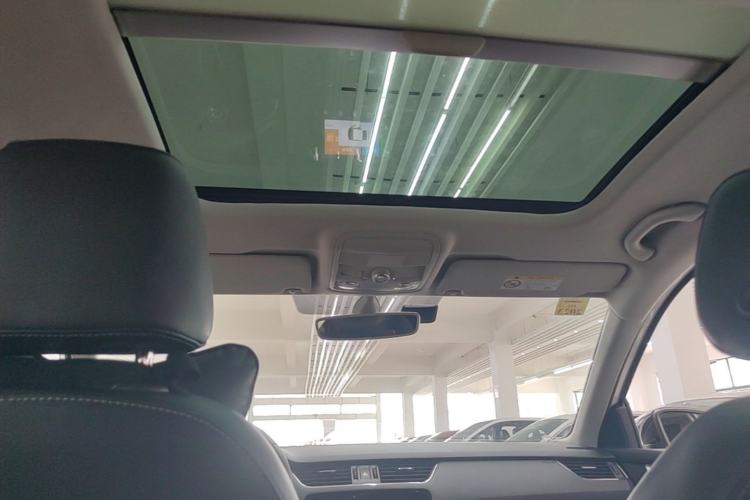Used Skoda Octavia 2019 TSI280 DSG SmartDrive Luxury Edition China VI Headliner