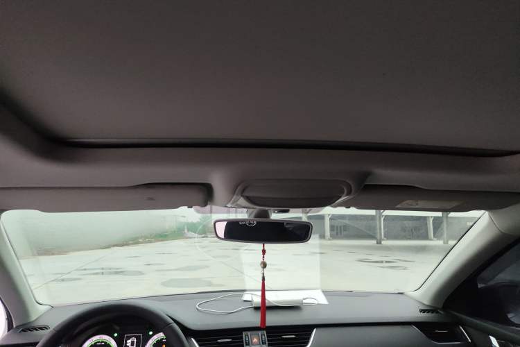 Used Skoda Octavia 2019 Station Wagon TSI230 DSG Luxury Edition China VI Standard Headliner