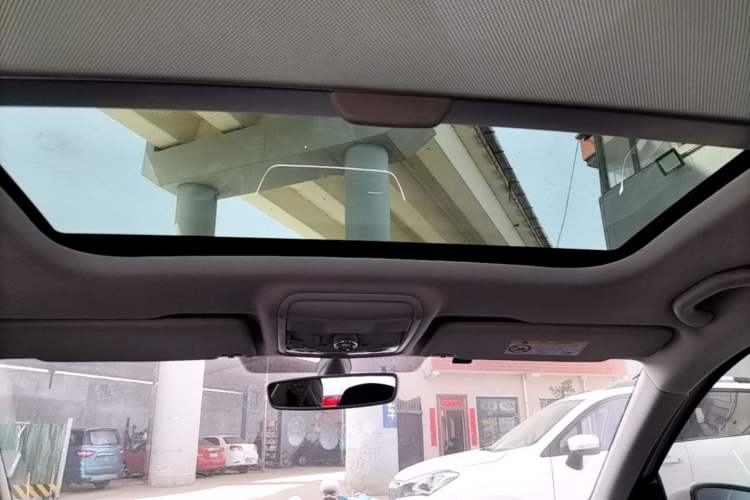 Used Skoda Octavia 2019 1.5L Automatic Smart Drive Luxury Edition China VI Standard Headliner