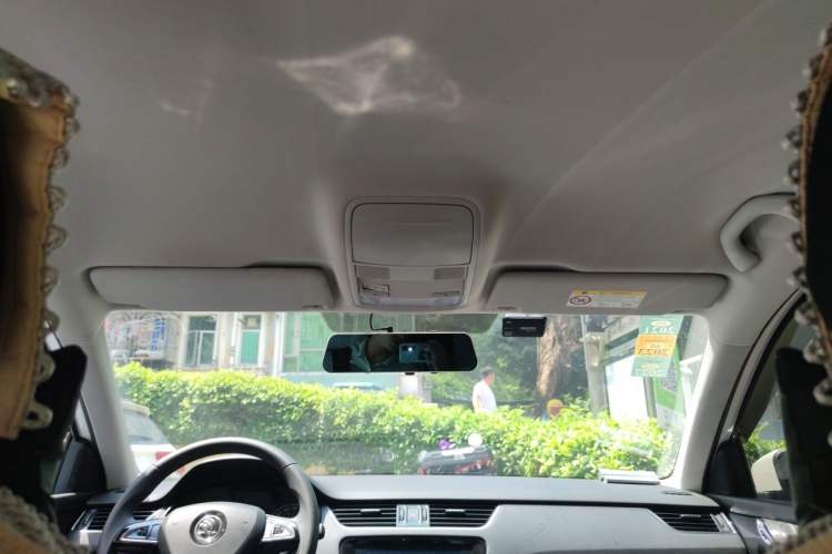 Used Skoda Octavia 2019 1.5L Automatic SmartDrive Comfort Edition China VI Standard Headliner