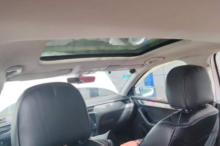 Used Skoda Octavia 2019 1.5L Automatic Smart Drive Luxury Edition China V Standard Headliner