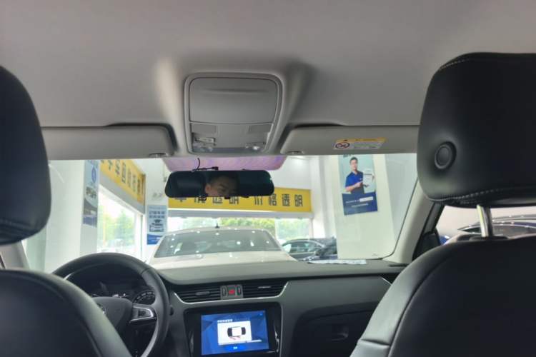 Used Skoda Octavia 2019 TSI230 DSG Smart & Comfort Edition China VI Standard Headliner
