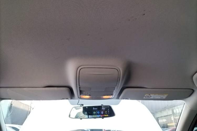Used Skoda Octavia 2019 1.5L Automatic SmartDrive Comfort Edition China VI Standard Headliner