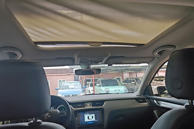 Used Skoda Octavia 2019 1.5L Automatic Smart Drive Luxury Edition China VI Standard Headliner