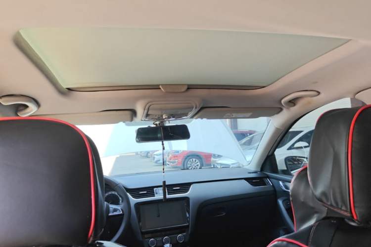 Used Skoda Octavia 2019 1.5L Automatic SmartDrive Comfort Edition China V Standard Headliner