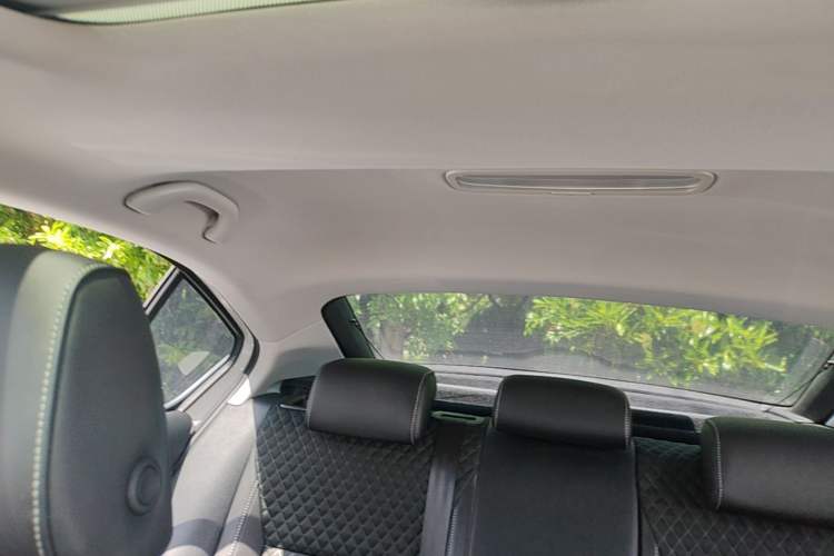 Used Skoda Octavia 2019 1.5L Automatic Smart Drive Luxury Edition China VI Standard Headliner