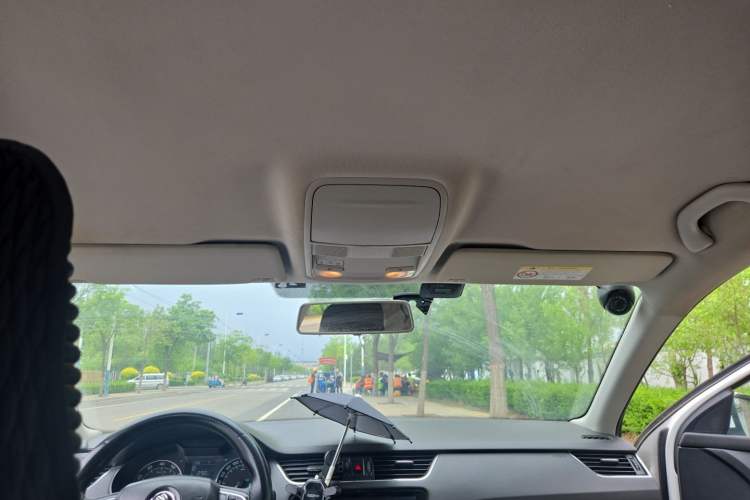 Used Skoda Octavia 2019 1.5L Automatic SmartDrive Comfort Edition China VI Standard Headliner