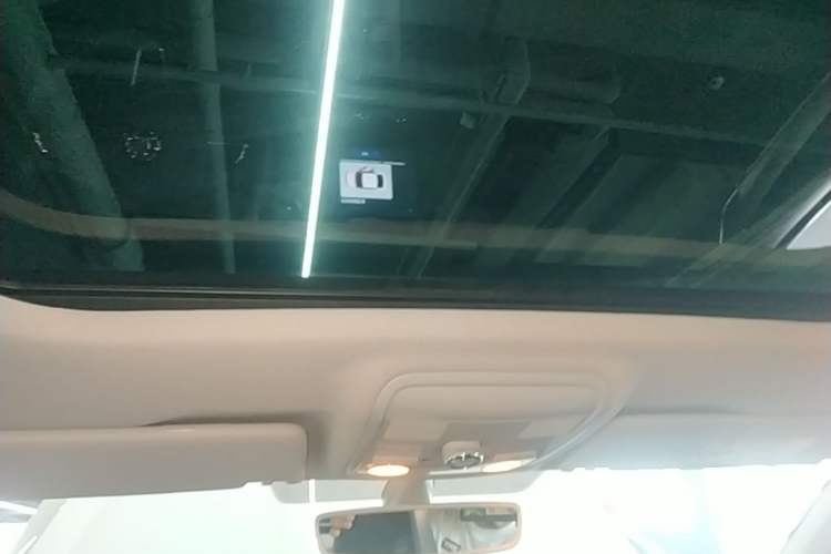 Used Skoda Octavia 2019 1.5L Automatic Smart Drive Luxury Edition China VI Standard Headliner