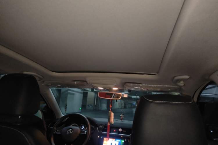 Used Skoda Octavia 2019 TSI280 DSG Luxury Edition Station Wagon China VI Standard Headliner