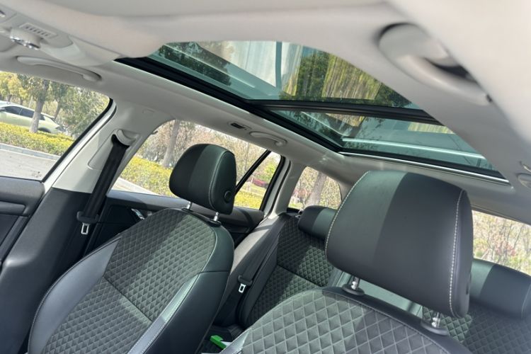 Used Skoda Octavia 2019 TSI280 DSG Luxury Edition Station Wagon China VI Standard Headliner