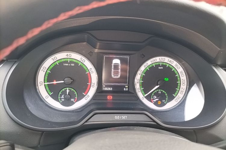 Used Skoda Octavia 2019 1.5L Automatic Smart Drive Luxury Edition China VI Standard Instrument Cluster