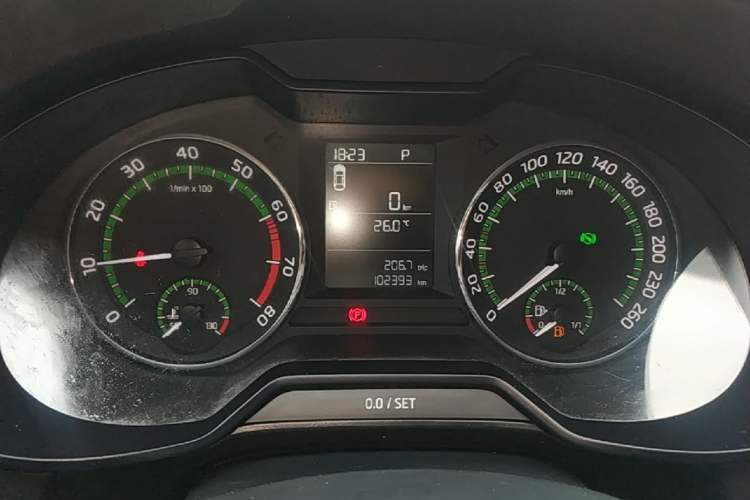Used Skoda Octavia 2019 1.5L Automatic SmartDrive Comfort Edition China VI Standard Instrument Cluster