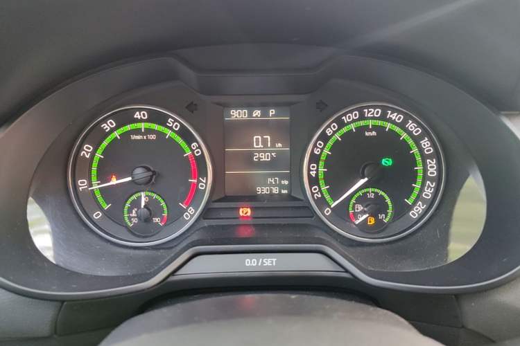 Used Skoda Octavia 2019 TSI230 DSG Smart & Comfort Edition China VI Standard Instrument Cluster