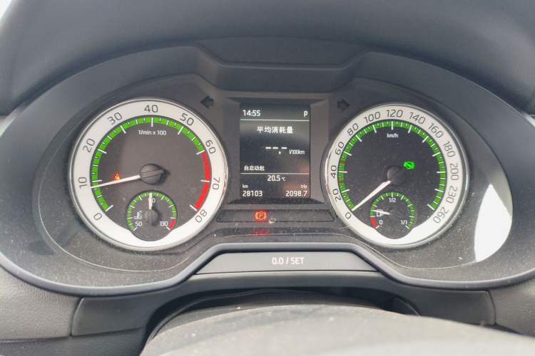 Used Skoda Octavia 2019 1.5L Automatic Smart Drive Luxury Edition China VI Standard Instrument Cluster