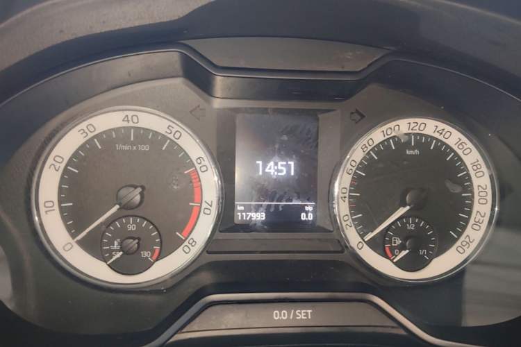 Used Skoda Octavia 2019 1.5L Automatic Smart Drive Luxury Edition China VI Standard Instrument Cluster
