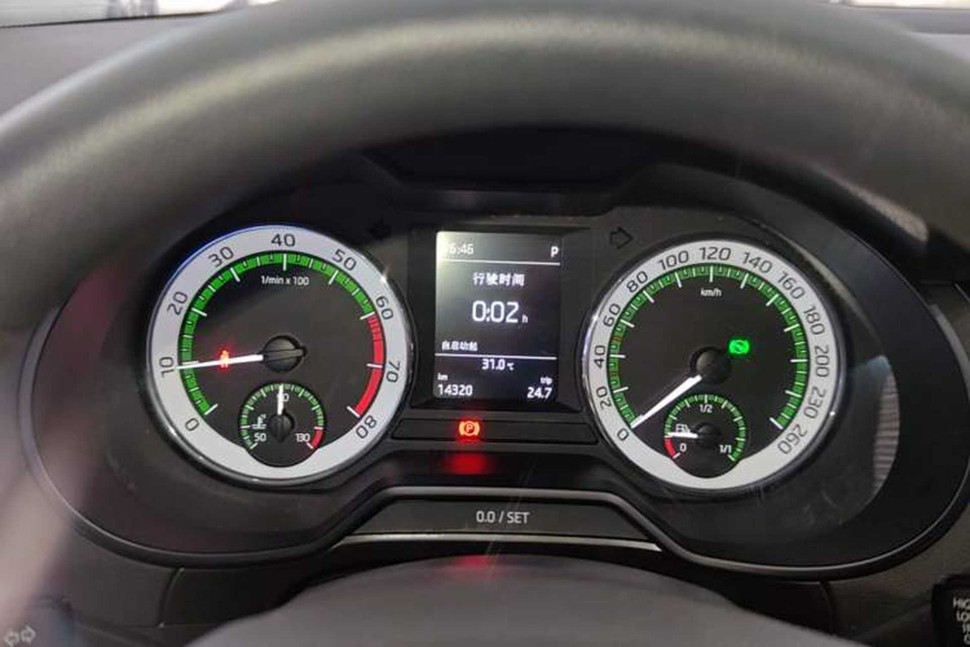 Used Skoda Octavia 2019 1.5L Automatic Smart Drive Luxury Edition China VI Standard Instrument Cluster