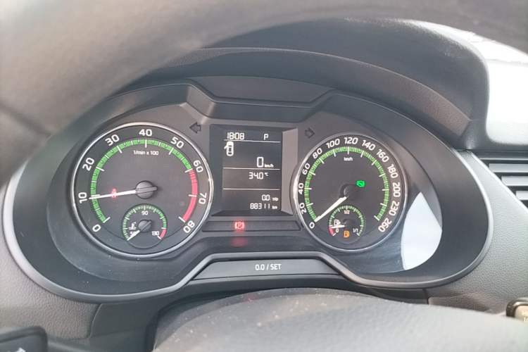 Used Skoda Octavia 2019 1.5L Automatic SmartDrive Comfort Edition China VI Standard Instrument Cluster