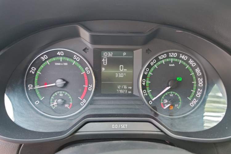 Used Skoda Octavia 2019 1.5L Automatic SmartDrive Comfort Edition China VI Standard Instrument Cluster